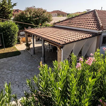 Sea Zoe, Summer House Laganas