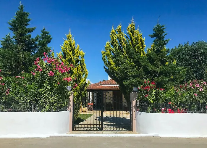 Sea Zoe, Summer House