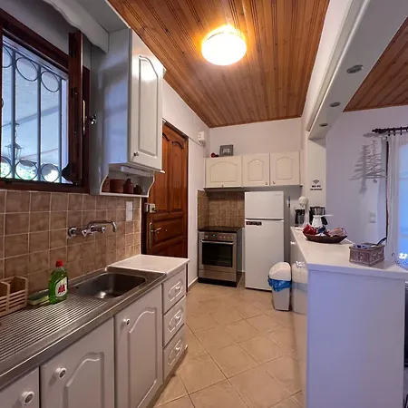 Дом отдыха Sea Zoe, Summer House