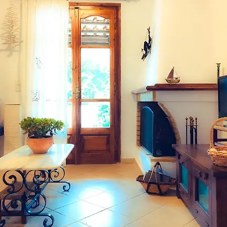 Sea Zoe, Summer House