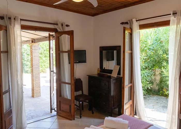 Sea Zoe, Summer House